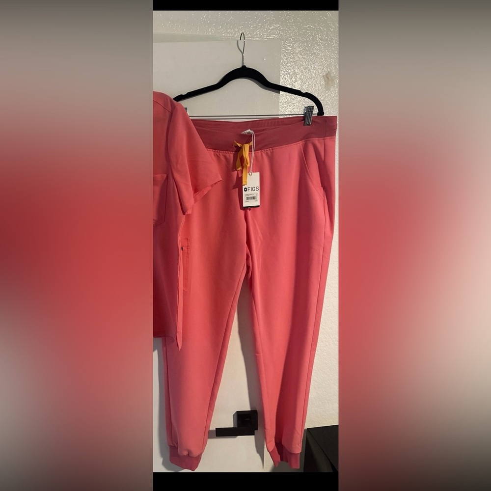 Figs Zamora Scrub pants in Neon Pink size L Tall NWT